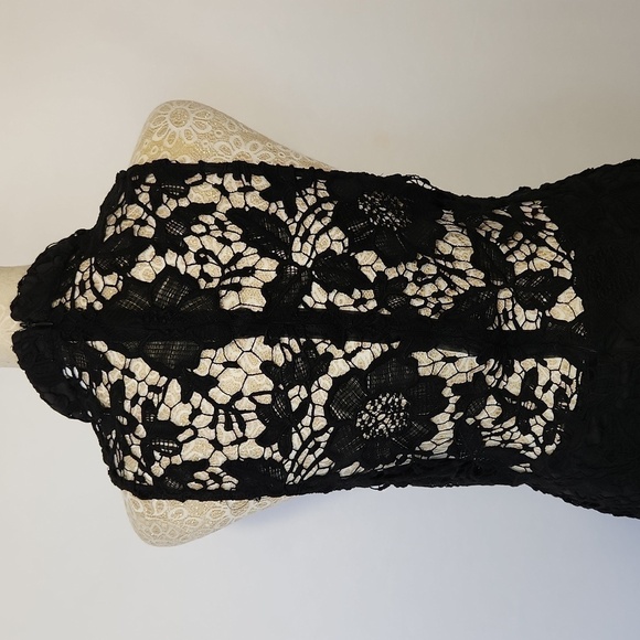 ASTR The Label Women's Size M Samantha Black Lace Sleeveless High Neck Dress - Picture 10 of 15